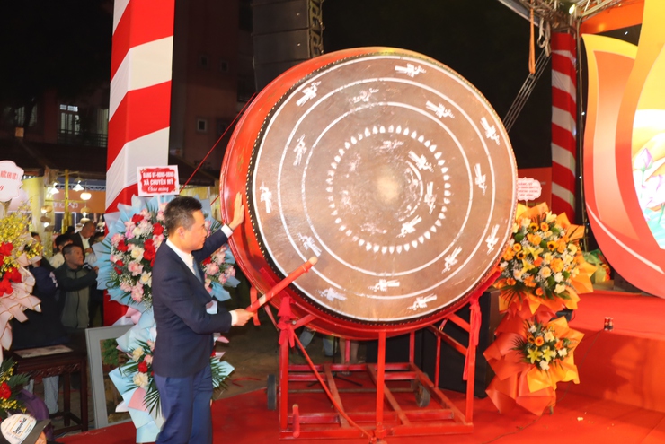 Xã Phú Xuyên: Ấn tượng, đặc sắc Khai mạc Lễ hội vinh danh làng nghề và tuần văn hoá - du lịch, thương mại làng nghề năm 2025- Ảnh 11.