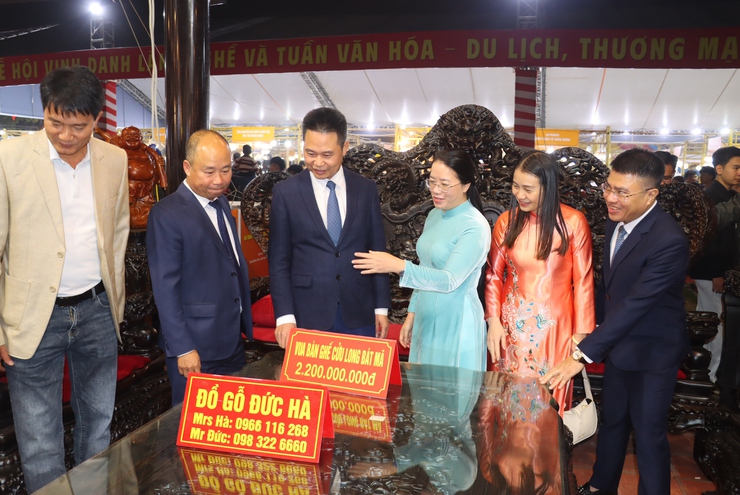 Xã Phú Xuyên: Ấn tượng, đặc sắc Khai mạc Lễ hội vinh danh làng nghề và tuần văn hoá - du lịch, thương mại làng nghề năm 2025- Ảnh 20.