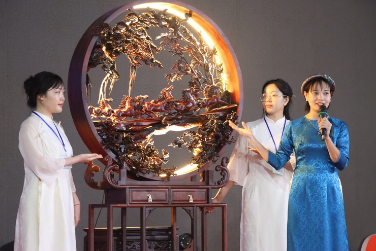 Xã Phú Xuyên: Ấn tượng, đặc sắc Khai mạc Lễ hội vinh danh làng nghề và tuần văn hoá - du lịch, thương mại làng nghề năm 2025- Ảnh 15.