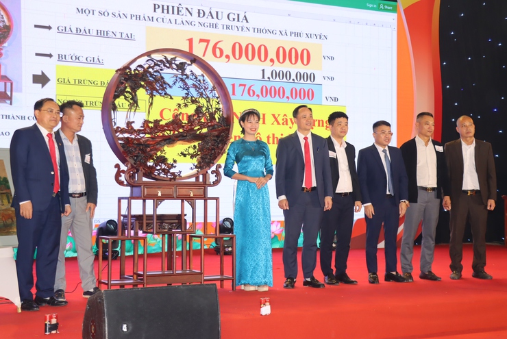 Xã Phú Xuyên: Ấn tượng, đặc sắc Khai mạc Lễ hội vinh danh làng nghề và tuần văn hoá - du lịch, thương mại làng nghề năm 2025- Ảnh 17.