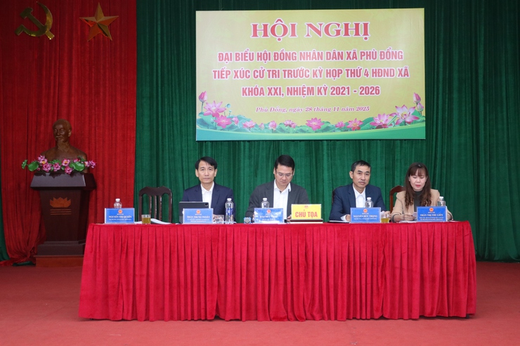 xã Phù Đổng tổ chức Hội nghị Đại biểu HĐND xã tiếp xúc cử tri trước kỳ họp thứ 4 HĐND xã khoá XXI, nhiệm kỳ 2021-2026- Ảnh 4.