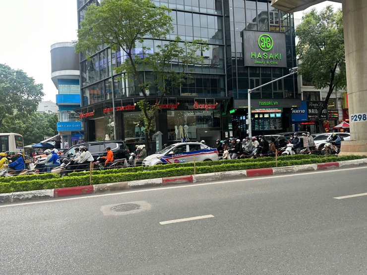 Hà Nội ngày 28/11, ít mây, ngày nắng, đêm không mưa. Sáng và đêm trời rét- Ảnh 1.