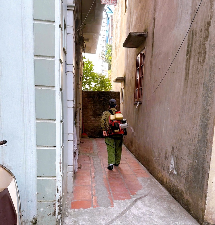 Phường Thanh Liệt tăng cường các biện pháp phòng chống sốt xuất huyết, bảo vệ sức khỏe người dân- Ảnh 1.