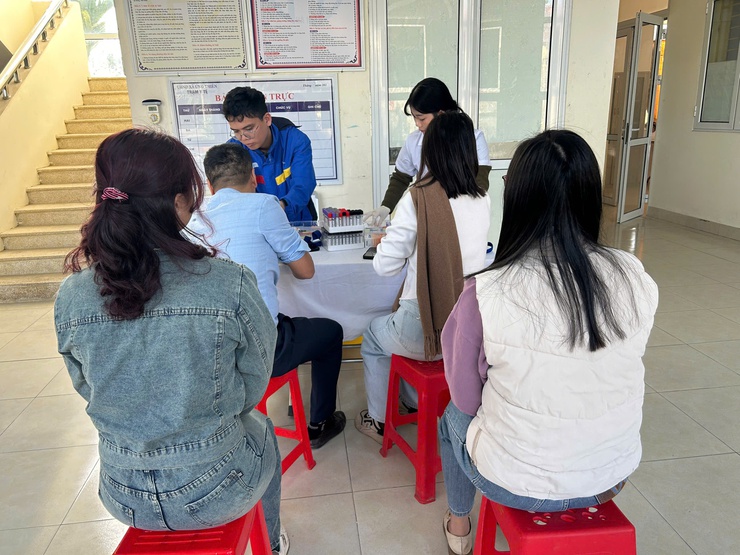 Trạm y tế xã Ứng Thiên phối hợp bệnh viện Medlatec tổ chức xét nghiệm miễn phí cho cán bộ, công chức xã- Ảnh 2.