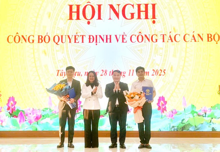 UBND phường Tây Tựu công bố quyết định về công tác cán bộ- Ảnh 3.