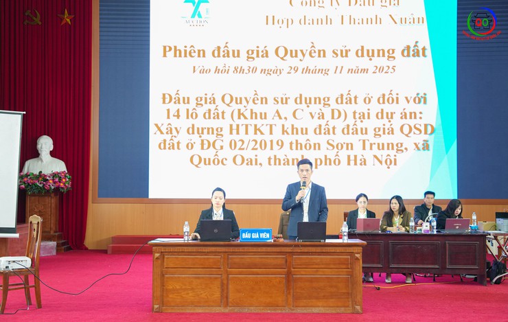Xã Quốc Oai tổ chức thành công phiên đấu giá quyền sử dụng đất đầu tiên sau sáp nhập chính quyền địa phương 2 cấp- Ảnh 1.