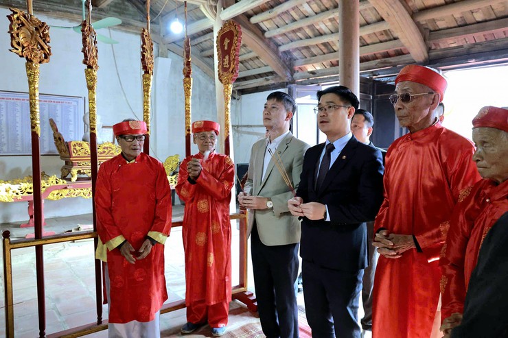   Lễ hội truyền thống thờ Đức Thánh Tam Giang, tại thôn Cẩm Hà- Ảnh 1.