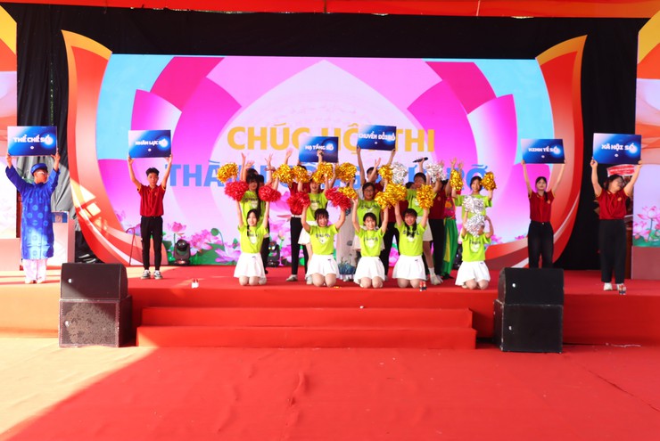 Cuộc thi “Tìm hiểu về Cải cách hành chính, Chuyển đổi số gắn với phát triển văn hóa, du lịch, thương mại, làng nghề” trên địa bàn xã Phú Xuyên.- Ảnh 3.