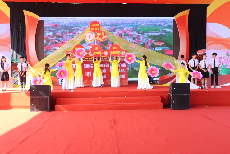 Cuộc thi “Tìm hiểu về Cải cách hành chính, Chuyển đổi số gắn với phát triển văn hóa, du lịch, thương mại, làng nghề” trên địa bàn xã Phú Xuyên.- Ảnh 5.