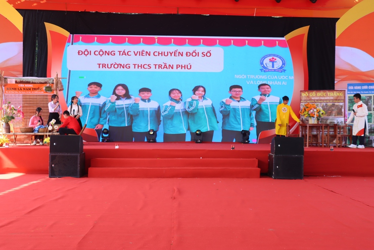 Cuộc thi “Tìm hiểu về Cải cách hành chính, Chuyển đổi số gắn với phát triển văn hóa, du lịch, thương mại, làng nghề” trên địa bàn xã Phú Xuyên.- Ảnh 9.