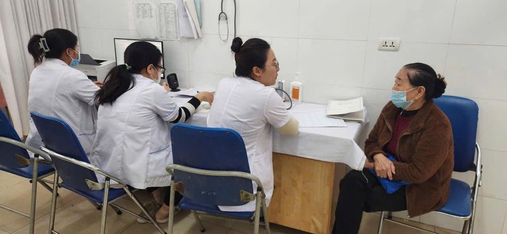 Quan tâm, đẩy mạnh công tác chăm sóc sức khoẻ người cao tuổi trên địa bàn xã - Ảnh 2.