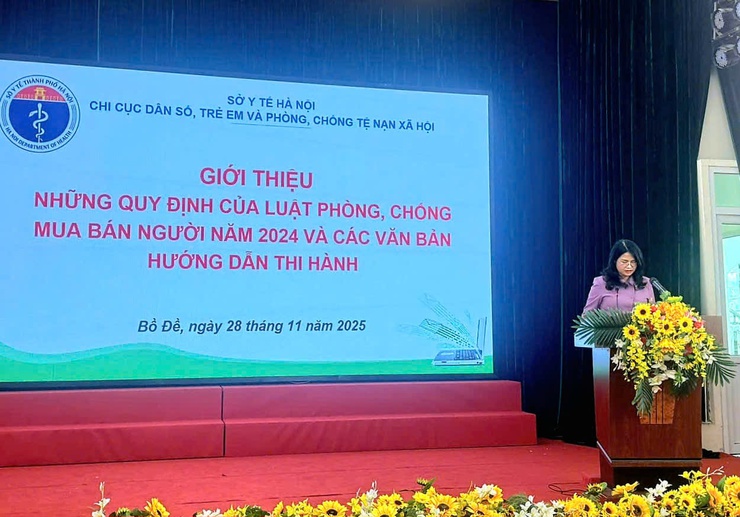 
Tập huấn, tuyên truyền phổ biến chính sách pháp luật về phòng, chống mua bán người và hỗ trợ nạn nhân bị mua bán trên địa bàn phường Bồ Đề
- Ảnh 1.