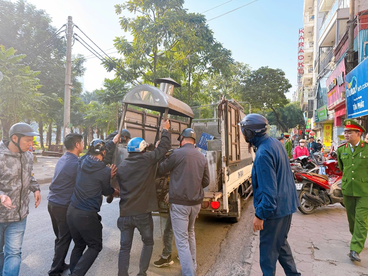Phường Thanh Liệt: Kiên quyết lập lại trật tự đô thị, không để tái lấn chiếm vỉa hè- Ảnh 3.