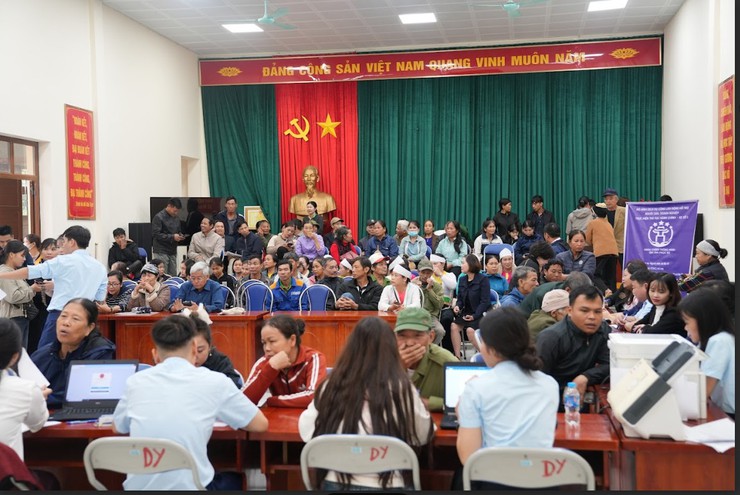 Vượt nắng thắng mưa – Mang dịch vụ công đến tận nhà người dân vùng cao Ba Vì- Ảnh 2.