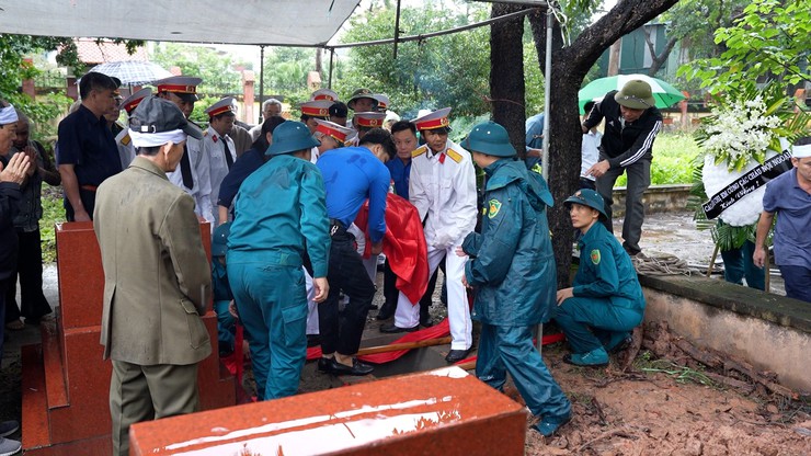 Xã Dương Hoà tổ chức Lễ đón nhận và an tang liệt sĩ Đỗ Đăng Hán- Ảnh 9.