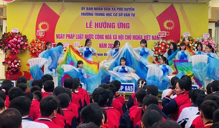 Xã Phú Xuyên tổ chức lễ phát động hưởng ứng 
“Ngày Pháp luật nước Cộng hòa xã hội chủ nghĩa Việt Nam năm 2025” 
- Ảnh 5.