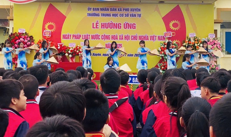 Xã Phú Xuyên tổ chức lễ phát động hưởng ứng 
“Ngày Pháp luật nước Cộng hòa xã hội chủ nghĩa Việt Nam năm 2025” 
- Ảnh 9.