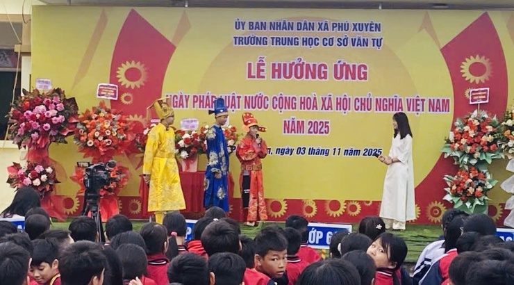 Xã Phú Xuyên tổ chức lễ phát động hưởng ứng 
“Ngày Pháp luật nước Cộng hòa xã hội chủ nghĩa Việt Nam năm 2025” 
- Ảnh 16.