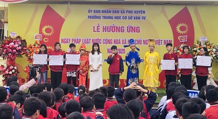 Xã Phú Xuyên tổ chức lễ phát động hưởng ứng 
“Ngày Pháp luật nước Cộng hòa xã hội chủ nghĩa Việt Nam năm 2025” 
- Ảnh 12.