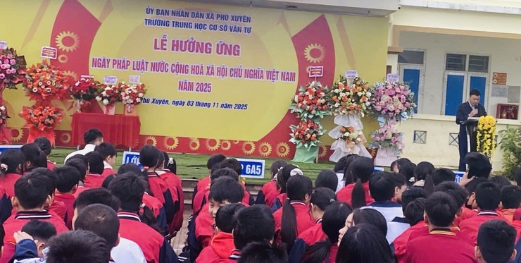 Xã Phú Xuyên tổ chức lễ phát động hưởng ứng 
“Ngày Pháp luật nước Cộng hòa xã hội chủ nghĩa Việt Nam năm 2025” 
- Ảnh 3.