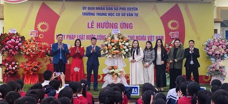 Xã Phú Xuyên tổ chức lễ phát động hưởng ứng 
“Ngày Pháp luật nước Cộng hòa xã hội chủ nghĩa Việt Nam năm 2025” 
- Ảnh 8.