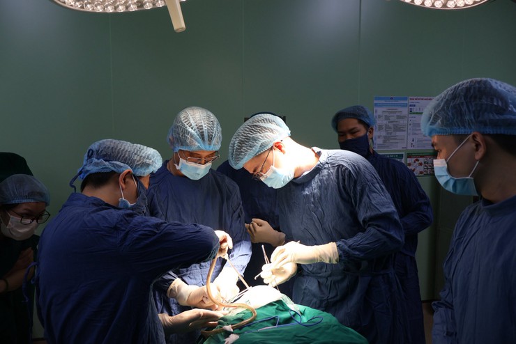 BVĐK Ba Vì làm chủ kỹ thuật cao, đẩy mạnh nghiên cứu khoa học vững bước phát triển vì người bệnh- Ảnh 1.