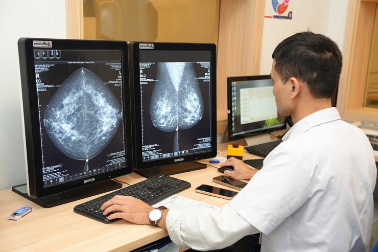 Bệnh viện Ung Bướu Hà Nội đột phá trong cải cách hành chính, nâng cao chất lượng phục vụ người bệnh- Ảnh 2.