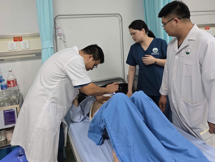 Khoa Ngoại Tổng hợp, BVĐK Ba Vì: Đưa kỹ thuật cao đến gần hơn với người dân- Ảnh 1.