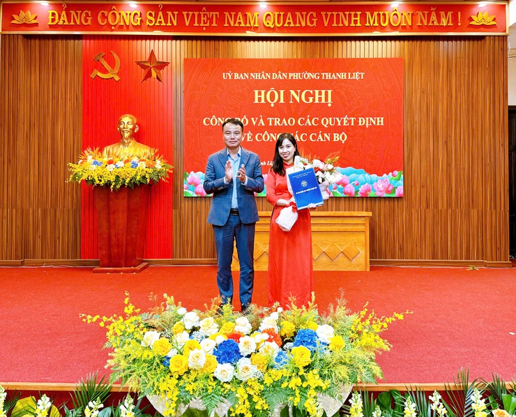 Phường Thanh Liệt: Công bố và trao các quyết định về công tác cán bộ- Ảnh 5.