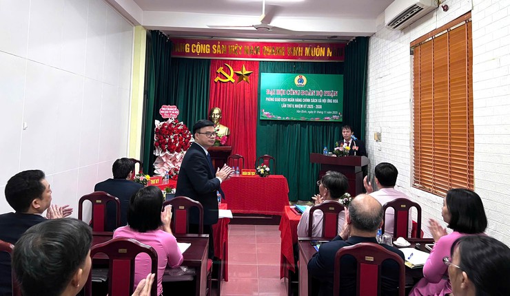 ĐẠI HỘI CÔNG ĐOÀN BỘ PHẬN PHÒNG GIAO DỊCH NHCSXH ỨNG HÒA LẦN THỨ V, NHIỆM KỲ 2025–2030- Ảnh 1.