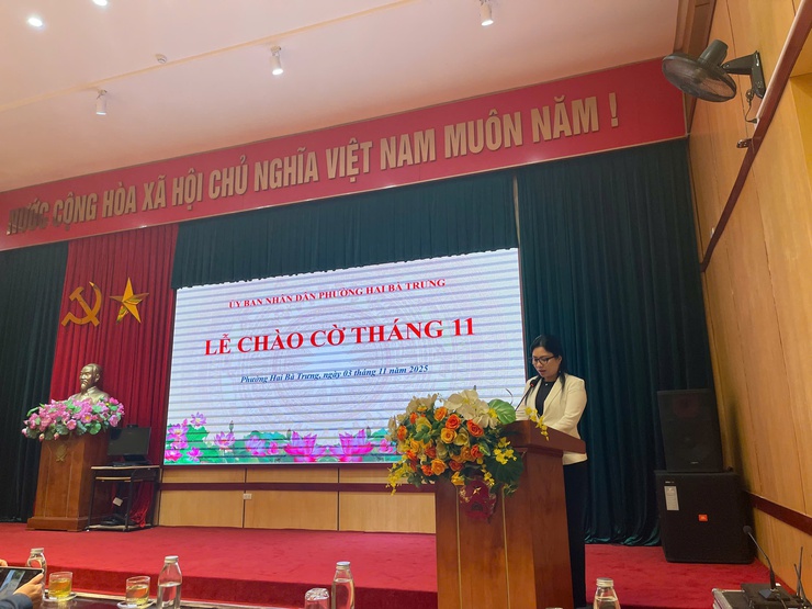 Phường Hai Bà Trưng tổ chức lễ chào cờ đầu tuần và triển khai các nhiệm vụ trọng tâm tháng 11/2025- Ảnh 1.