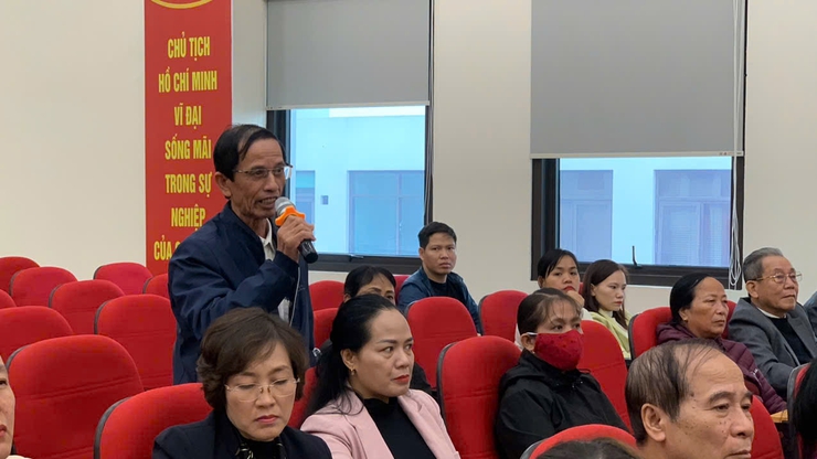 Đồng chí Bí thư Đảng ủy, Chủ tịch HĐND và đồng chí Chủ tịch UBND phường Tây Tựu đối thoại với MTTQ, các tổ chức chính trị - xã hội và Nhân dân- Ảnh 4.