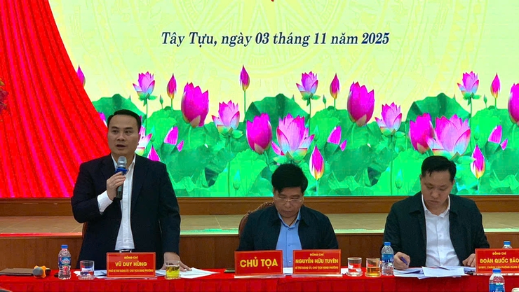 Đồng chí Bí thư Đảng ủy, Chủ tịch HĐND và đồng chí Chủ tịch UBND phường Tây Tựu đối thoại với MTTQ, các tổ chức chính trị - xã hội và Nhân dân- Ảnh 6.