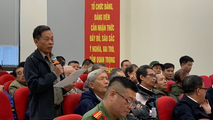 Đồng chí Bí thư Đảng ủy, Chủ tịch HĐND và đồng chí Chủ tịch UBND phường Tây Tựu đối thoại với MTTQ, các tổ chức chính trị - xã hội và Nhân dân- Ảnh 2.