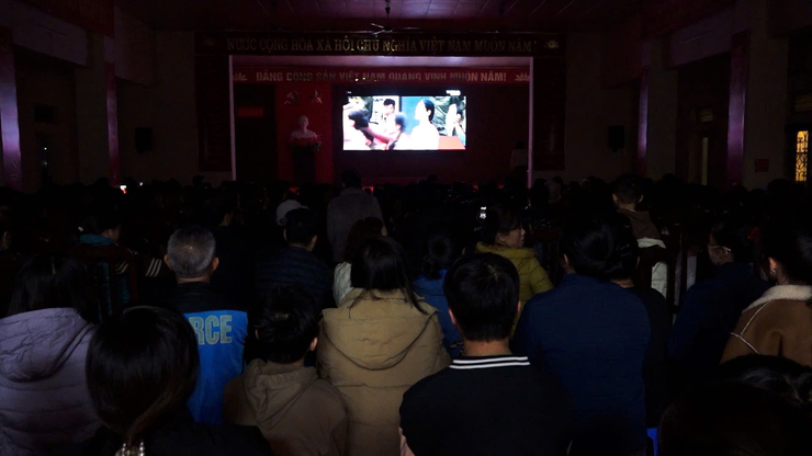 CHƯƠNG TRÌNH CHIẾU PHIM MIỄN PHÍ “MƯA ĐỎ” PHỤC VỤ NHÂN DÂN XÃ DÂN HÒA – THÀNH CÔNG TỐT ĐẸP, LAN TỎA NHIỀU GIÁ TRỊ Ý NGHĨA- Ảnh 9.