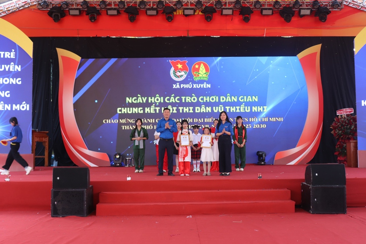 SÔI ĐỘNG – SÁNG TẠO – SẮC MÀU NGÀY HỘI TRÒ CHƠI DÂN GIAN & CHUNG KẾT HỘI THI DÂN VŨ THIẾU NHI XÃ PHÚ XUYÊN - Ảnh 11.