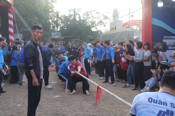 SÔI ĐỘNG – SÁNG TẠO – SẮC MÀU NGÀY HỘI TRÒ CHƠI DÂN GIAN & CHUNG KẾT HỘI THI DÂN VŨ THIẾU NHI XÃ PHÚ XUYÊN - Ảnh 7.