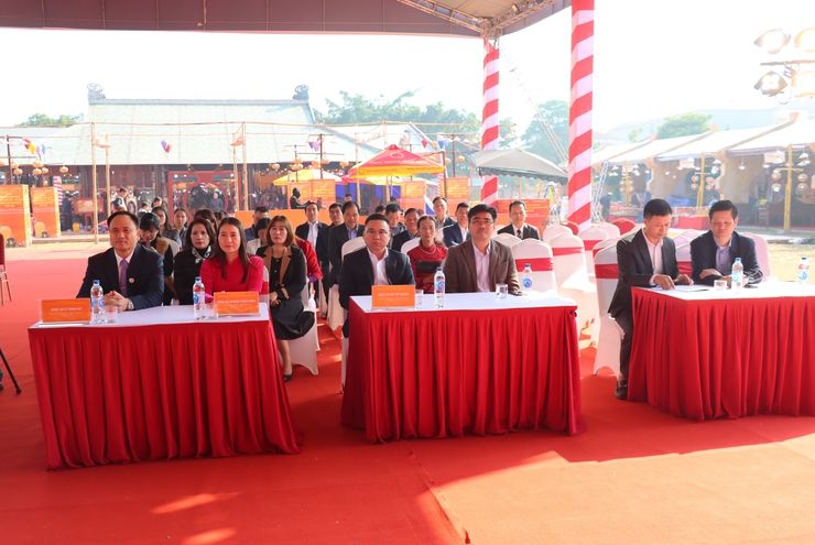 Lễ bế mạc “Lễ hội vinh danh làng nghề và Tuần Văn hoá – Du lịch, Thương mại làng nghề năm 2025” tại xã Phú Xuyên - Ảnh 1.