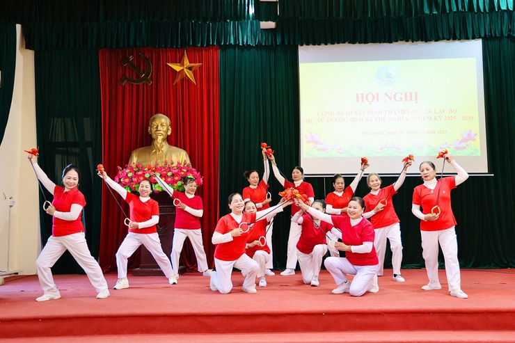 Hội LHPN xã Phú Nghĩa: Công bố quyết định thành lập Câu lạc bộ Phụ nữ dưỡng sinh nhiệm kỳ 2025 - 2030- Ảnh 8.