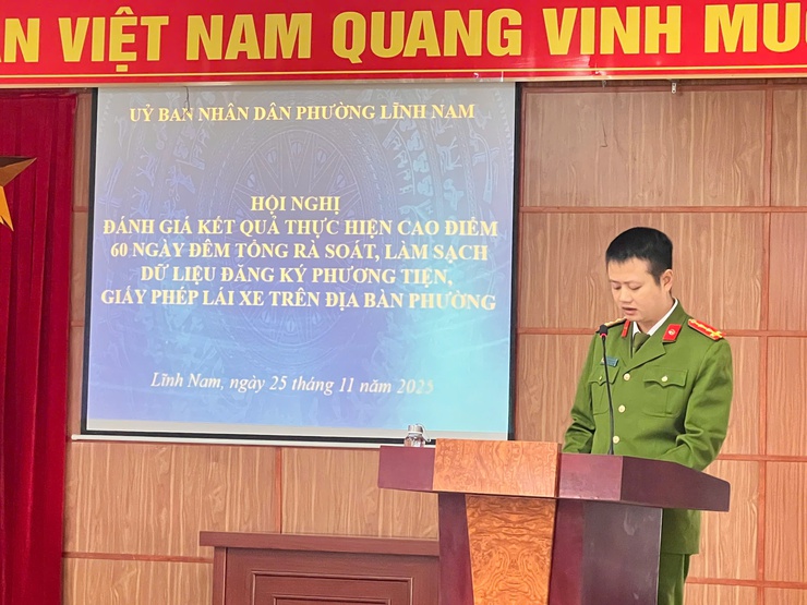PHƯỜNG LĨNH NAM TỔ CHỨC HỘI NGHỊ ĐÁNH GIÁ KẾT QUẢ THỰC HIỆN CAO ĐIỂM 60 NGÀY ĐÊM TỔNG RÀ SOÁT, LÀM SẠCH DỮ LIỆU ĐĂNG KÝ PHƯƠNG TIỆN, GIẤY PHÉP LÁI XE- Ảnh 3.