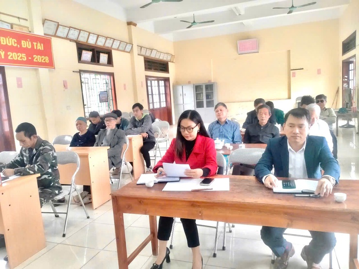 Các đồng chí Thường trực Đảng ủy, HĐND, UBND, UB MTTQ xã Vật Lại trực tiếp dự sinh hoạt Đảng thường kỳ tại các Chi bộ thôn trên địa bàn xã.- Ảnh 2.