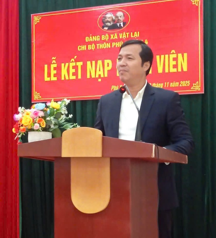 Các đồng chí Thường trực Đảng ủy, HĐND, UBND, UB MTTQ xã Vật Lại trực tiếp dự sinh hoạt Đảng thường kỳ tại các Chi bộ thôn trên địa bàn xã.- Ảnh 4.