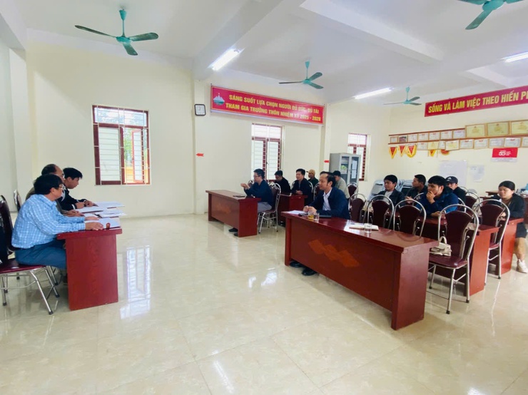 Các đồng chí Thường trực Đảng ủy, HĐND, UBND, UB MTTQ xã Vật Lại trực tiếp dự sinh hoạt Đảng thường kỳ tại các Chi bộ thôn trên địa bàn xã.- Ảnh 3.