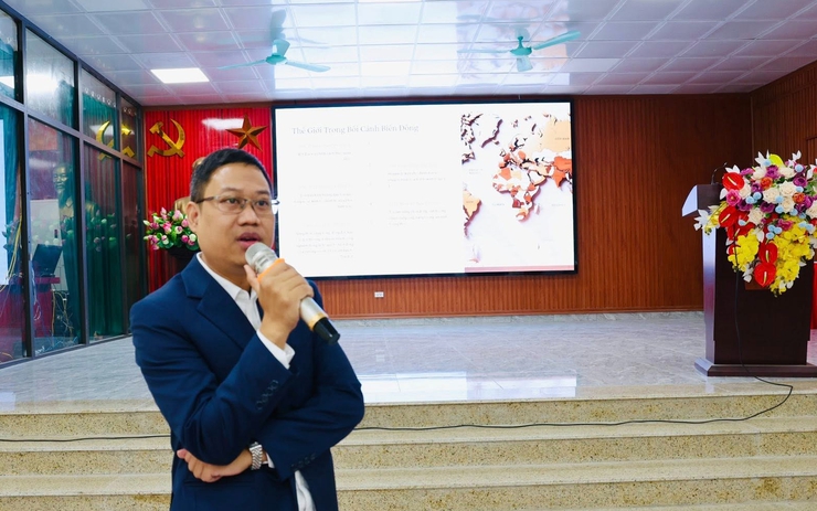 ĐẢNG ỦY XÃ HÒA XÁ TỔ CHỨC HỘI NGHỊ TẬP HUẤN CÔNG TÁC CHUYỂN ĐỔI SỐ NĂM 2025- Ảnh 1.