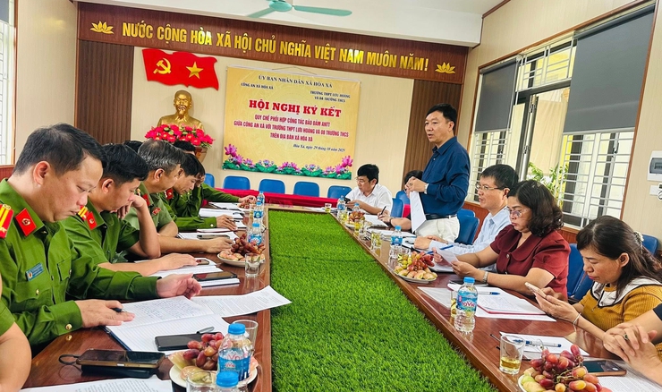 CÔNG AN XÃ HÒA XÁ KÝ KẾT QUY CHẾ PHỐI HỢP CÔNG TÁC ĐẢM BẢO AN NINH TRẬT TỰ VỚI CÁC TRƯỜNG HỌC TRÊN ĐỊA BÀN XÃ- Ảnh 2.