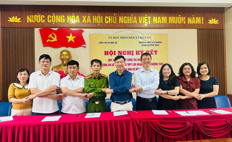 CÔNG AN XÃ HÒA XÁ KÝ KẾT QUY CHẾ PHỐI HỢP CÔNG TÁC ĐẢM BẢO AN NINH TRẬT TỰ VỚI CÁC TRƯỜNG HỌC TRÊN ĐỊA BÀN XÃ- Ảnh 5.
