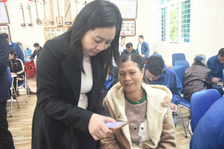 Ứng Hòa đồng loạt ra quân "Bình dân học vụ số" tại 57 thôn.- Ảnh 3.