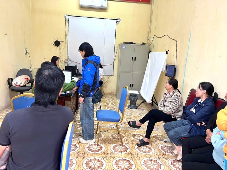     CÔNG AN XÃ VĨNH THANH TỔ CHỨC LÀM CĂN CƯỚC CÔNG DÂN CHO NHÂN DÂN- Ảnh 3.