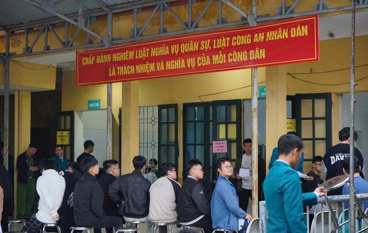 PHÁT HUY TINH THẦN XUNG KÍCH CỦA TUỔI TRẺ TRONG NGÀY ĐẦU KHÁM SƠ TUYỂN NVQS NĂM 2026 TẠI XÃ THANH TRÌ- Ảnh 4.