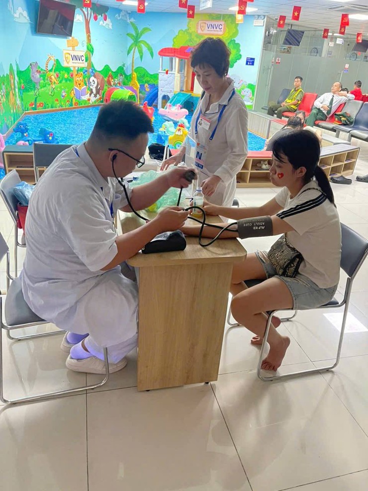 Trạm Y tế phường Đống Đa kích hoạt toàn lực, phục vụ đại lễ A80- Ảnh 1.